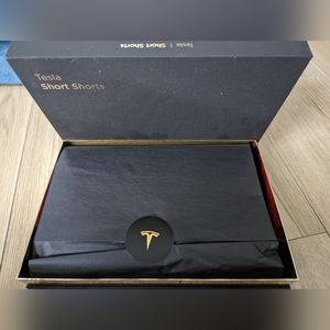 Tesla Short Shorts Size XL